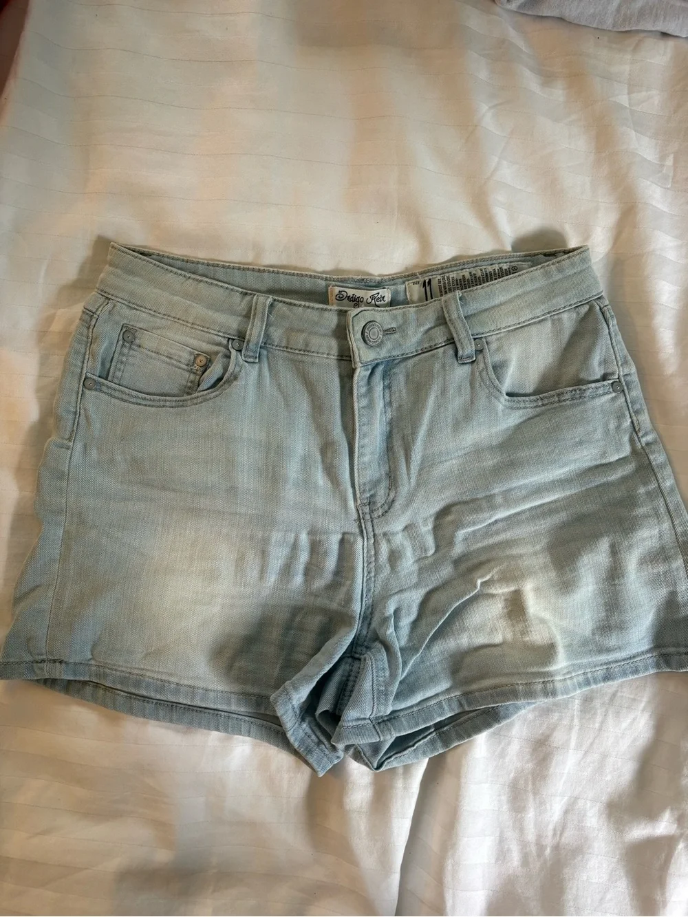 Light Wash Denim Women’s Shorts - indigo rein